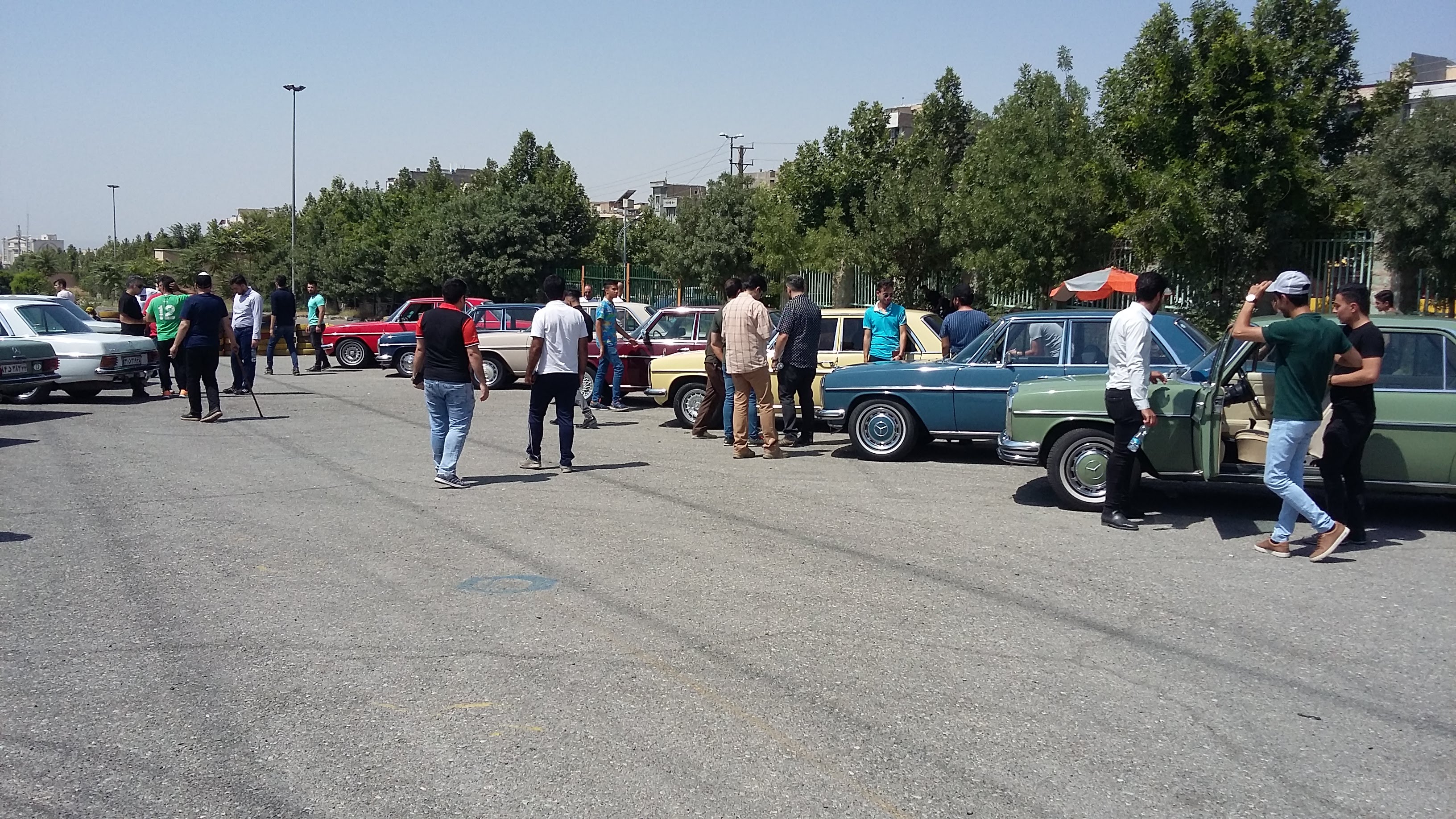 همایش خودروهای کلاسیک البرز