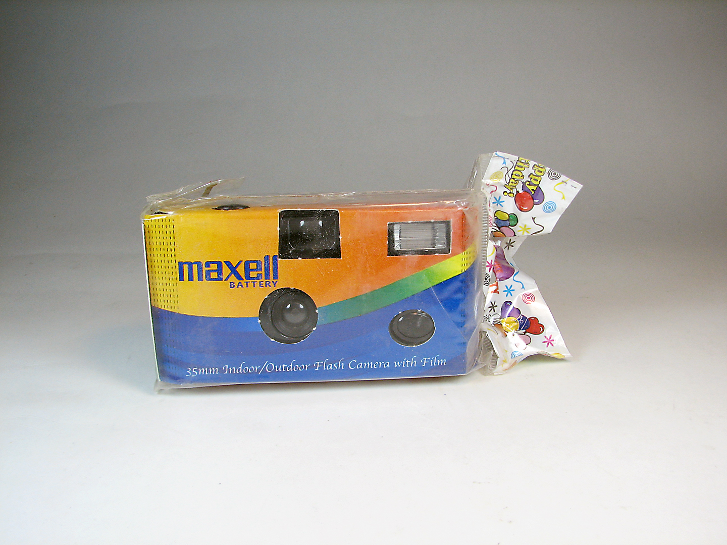 دوربین یکبار مصرف قدیمی مارک maxell