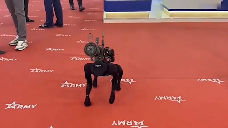 سگ رباتیک با قابلیت پرتاب نارنجک .