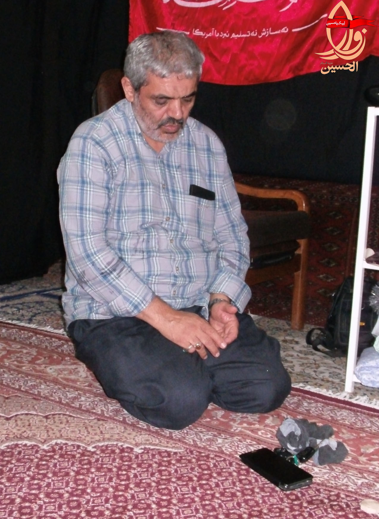 اقامه نماز در حسینیه شهیددولت آبادی