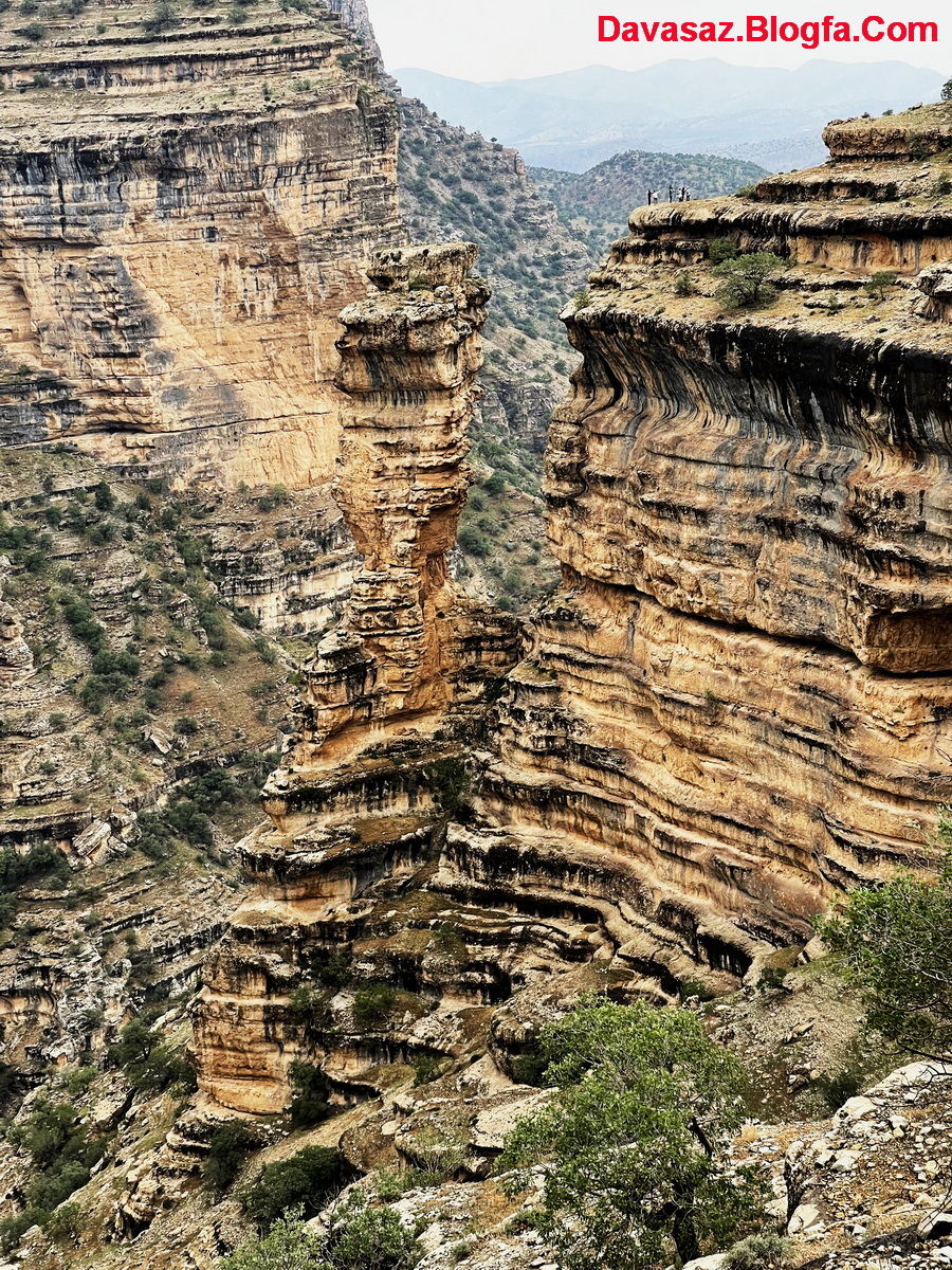 منار (ستون سنگی) دره شیرز