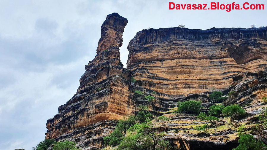 منار (ستون سنگی) دره شیرز